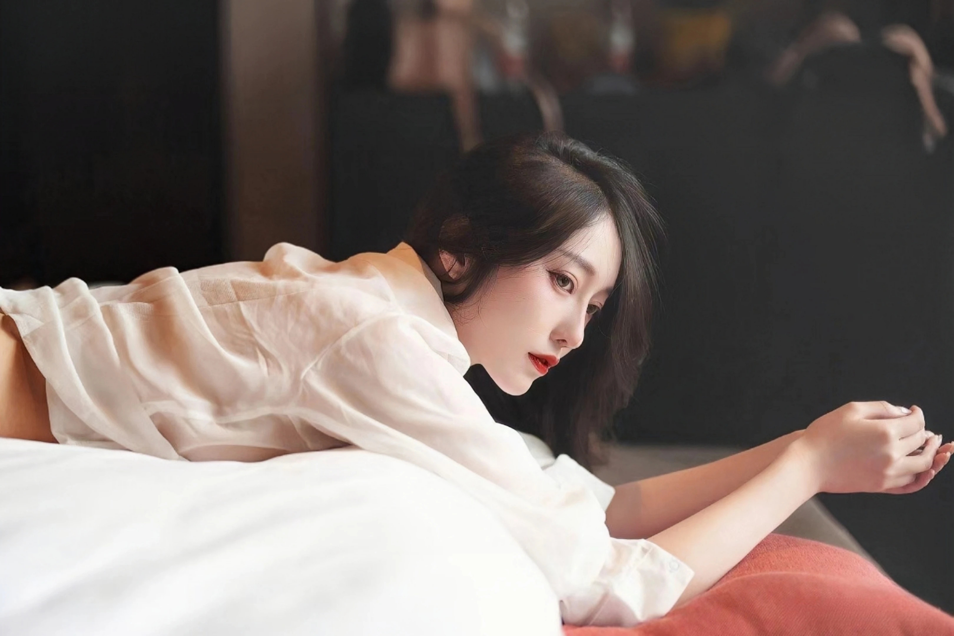 纽约苏富比拍卖行将拍卖珍稀幼年角鼻龙骨骼化石